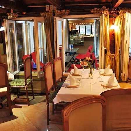 London 酒店 地拉那