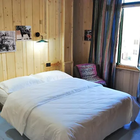 Otel London